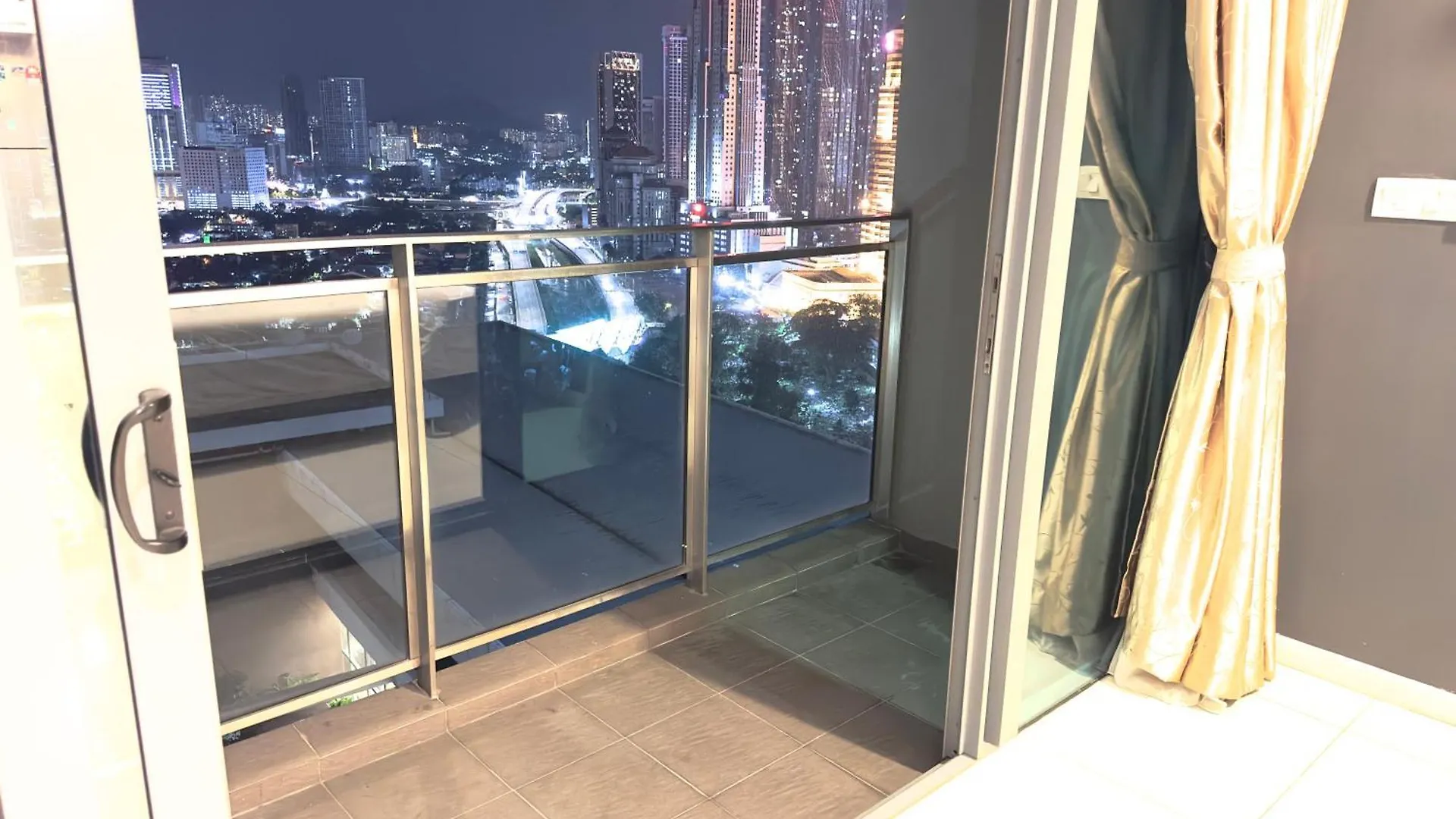 Apartment Summer Suites Klcc By Star Kuala Lumpur